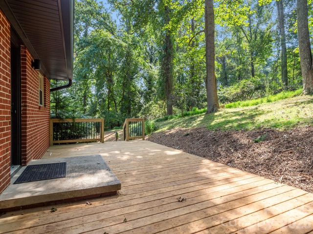 340 School Road, Asheville, NC 28806