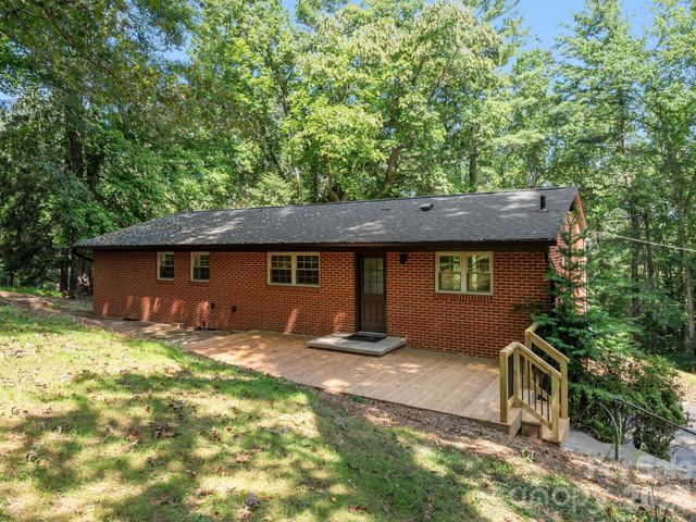 340 School Road, Asheville, NC 28806