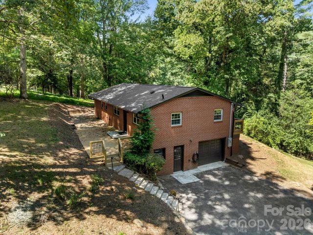 340 School Road, Asheville, NC 28806