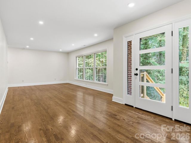 340 School Road, Asheville, NC 28806