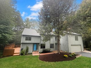 29 Fawnbrook Lane, Simsbury, CT 06070