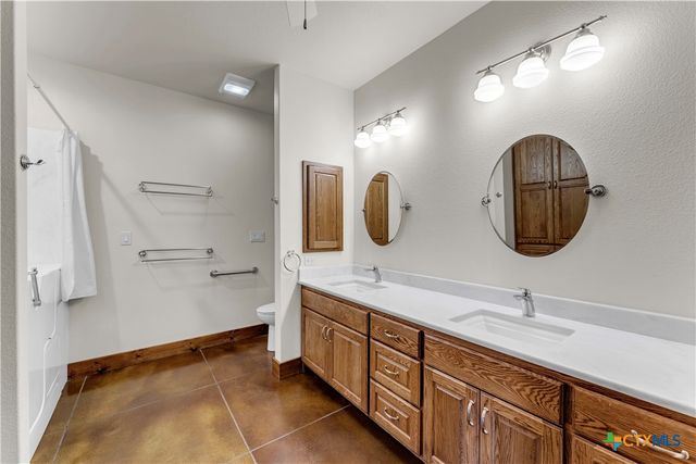 5020 County Road 252, Bertram, TX 78605