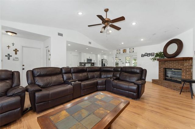 3189 SAINT JAMES AVENUE, Deltona, FL 32738