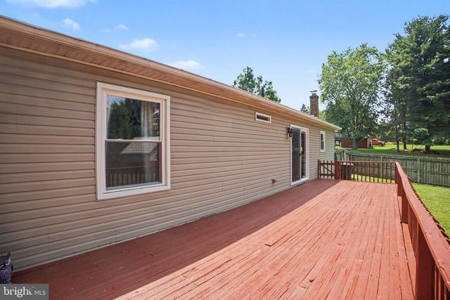 1491 ROCK CIRCLE DR, Columbia, PA 17512