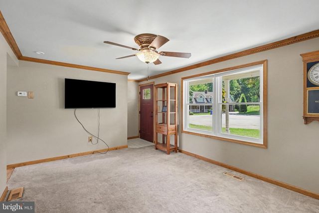 1491 ROCK CIRCLE DR, Columbia, PA 17512