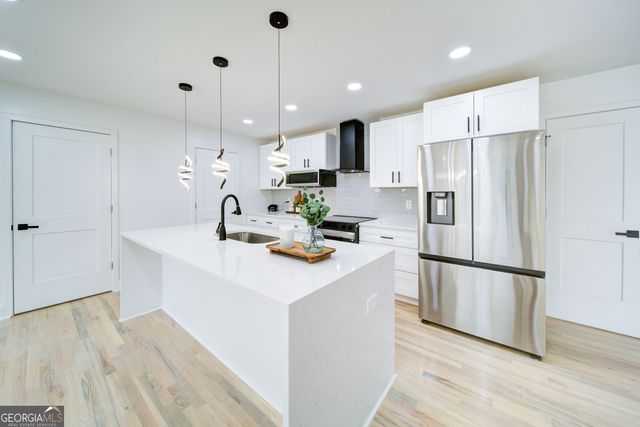 4307 Cedar Wood Drive SW, Lilburn, GA 30047