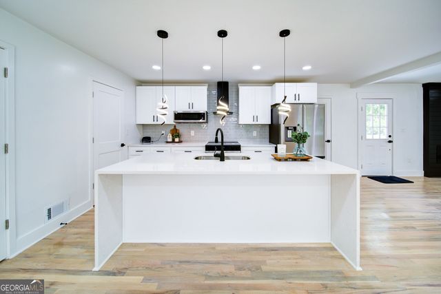 4307 Cedar Wood Drive SW, Lilburn, GA 30047