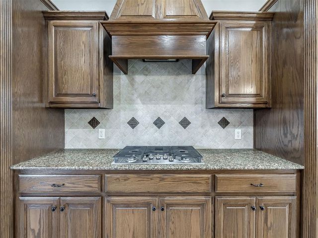 3232 Songwood Drive, Edmond, OK 73003