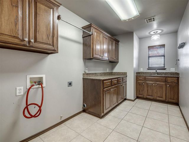 3232 Songwood Drive, Edmond, OK 73003