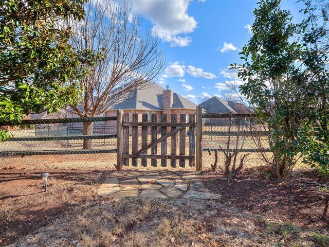 3232 Songwood Drive, Edmond, OK 73003