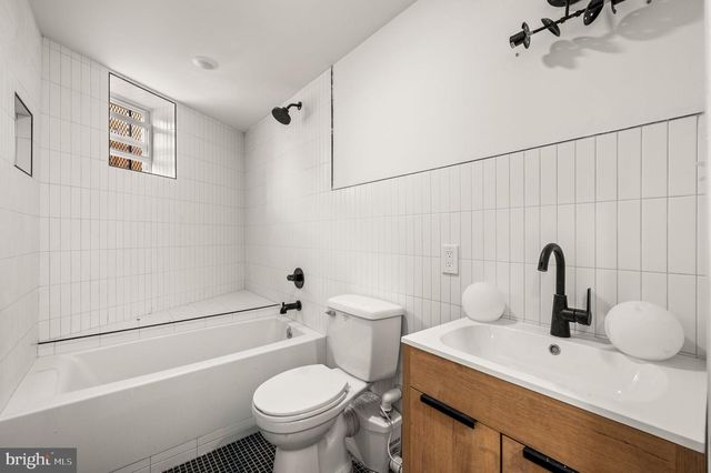 4921 CHESTER AVE, Philadelphia, PA 19143