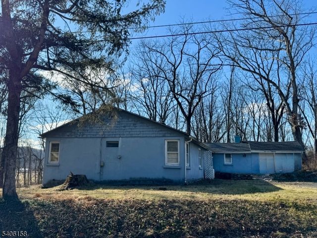 75 Rutherford Dr, White Twp., NJ 07823