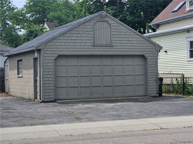 86 Washington Street, Bristol, RI 02809