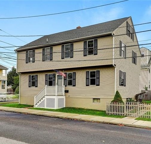 86 Washington Street, Bristol, RI 02809