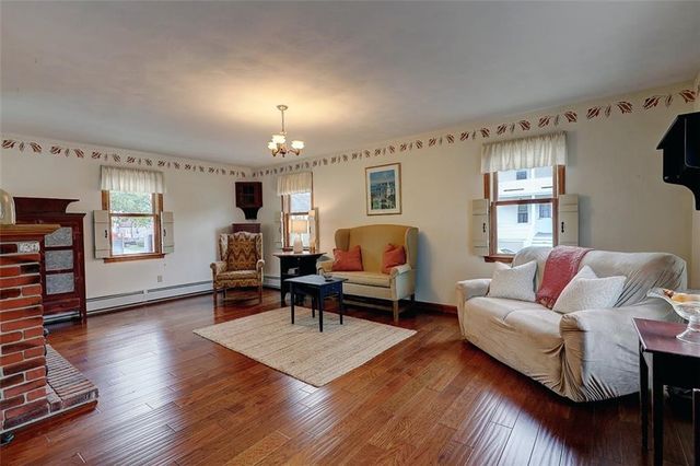 86 Washington Street, Bristol, RI 02809