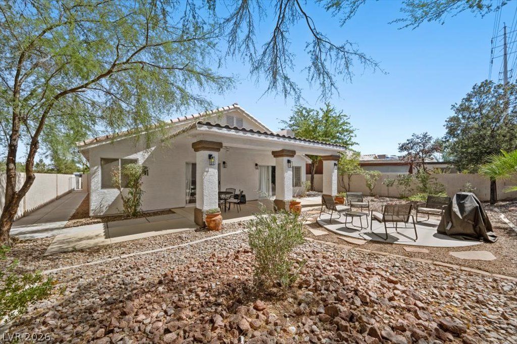 Image 19 of property listing at 1601 Diamond Oaks Court, Las Vegas, NV 89117