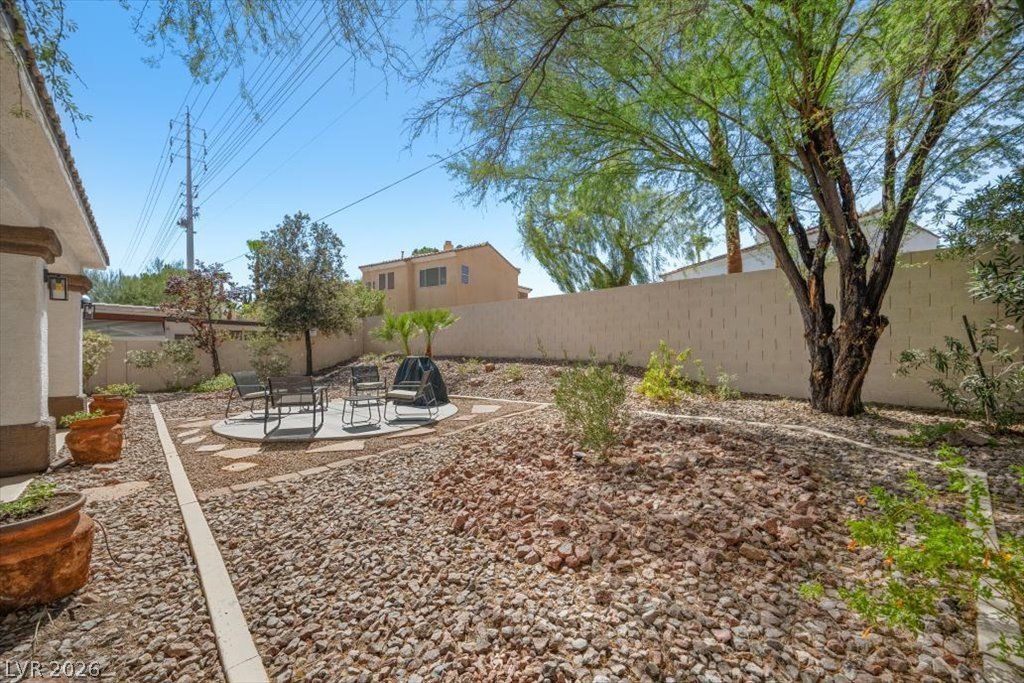 Image 21 of property listing at 1601 Diamond Oaks Court, Las Vegas, NV 89117