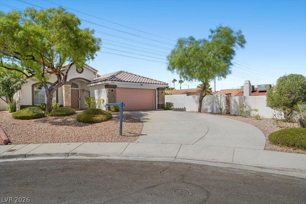 Image 40 of property listing at 1601 Diamond Oaks Court, Las Vegas, NV 89117