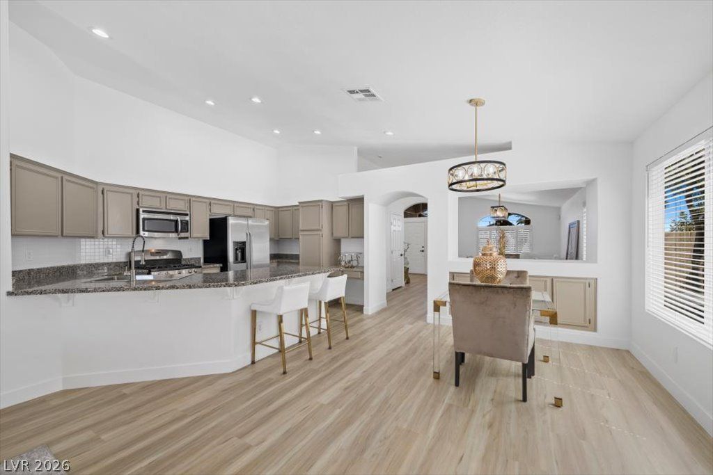 Image 5 of property listing at 1601 Diamond Oaks Court, Las Vegas, NV 89117