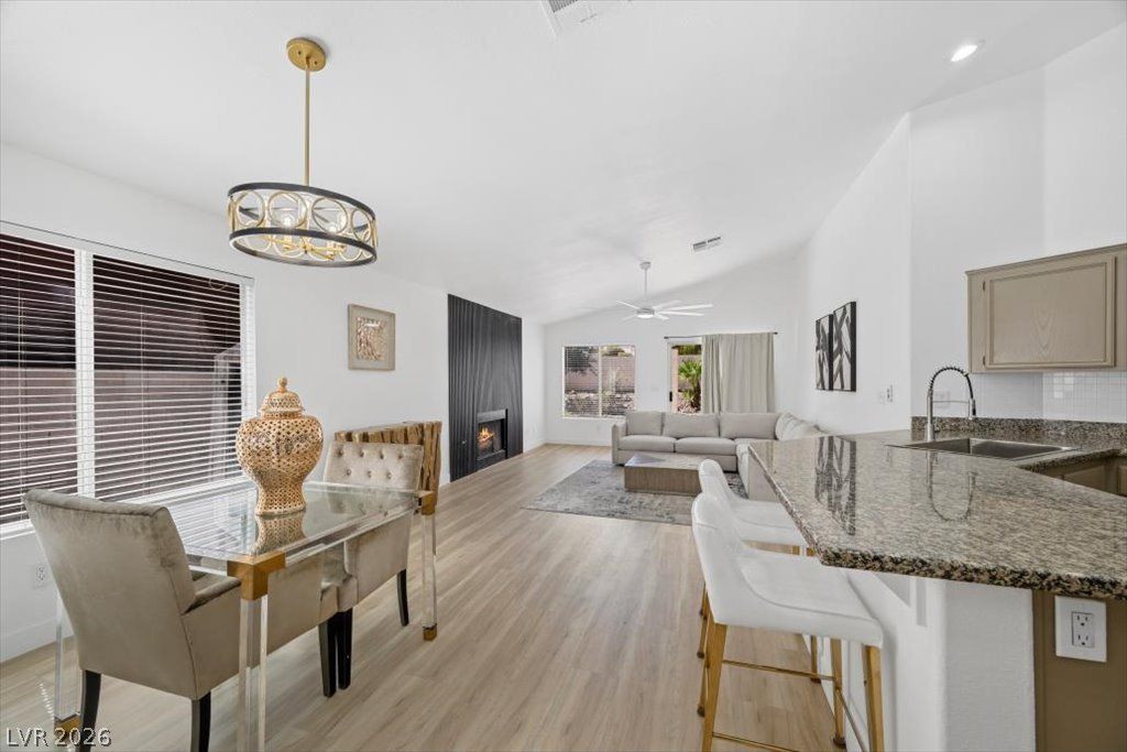 Image 7 of property listing at 1601 Diamond Oaks Court, Las Vegas, NV 89117