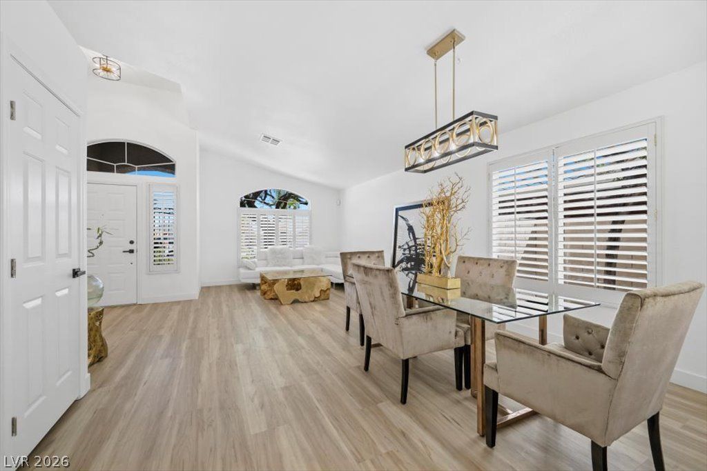 Image 8 of property listing at 1601 Diamond Oaks Court, Las Vegas, NV 89117