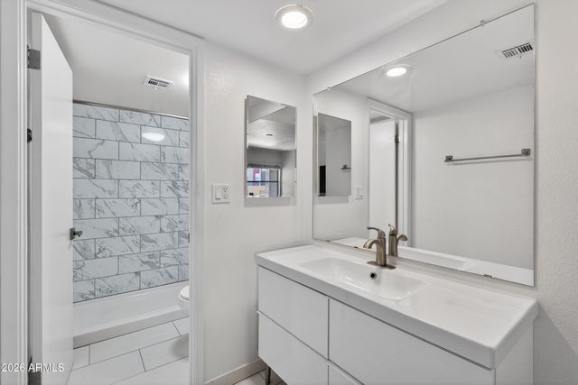1730 W EMELITA Avenue 1042, Mesa, AZ 85202