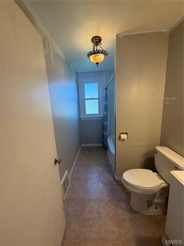 81 N Circle Drive, Wright City, MO 63390