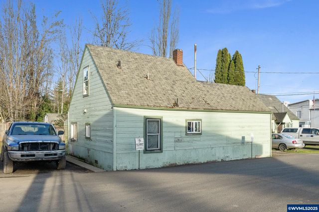764 NE Main St, Willamina, OR 97396