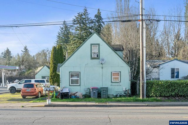 764 NE Main St, Willamina, OR 97396