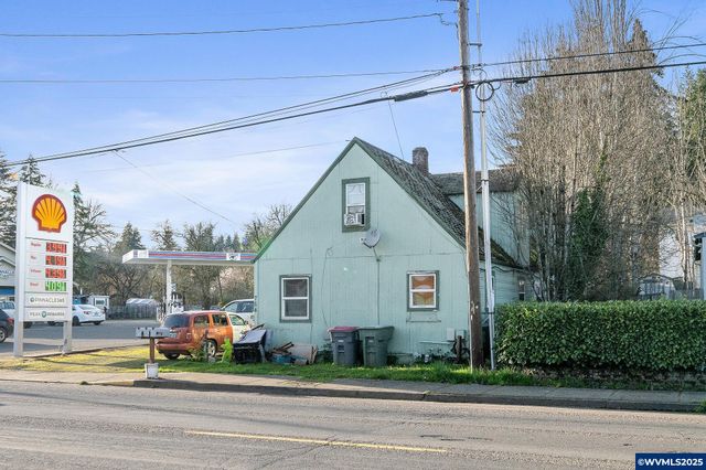 764 NE Main St, Willamina, OR 97396