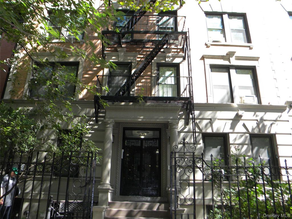 231 Park Place 14, Brooklyn, NY 11238
