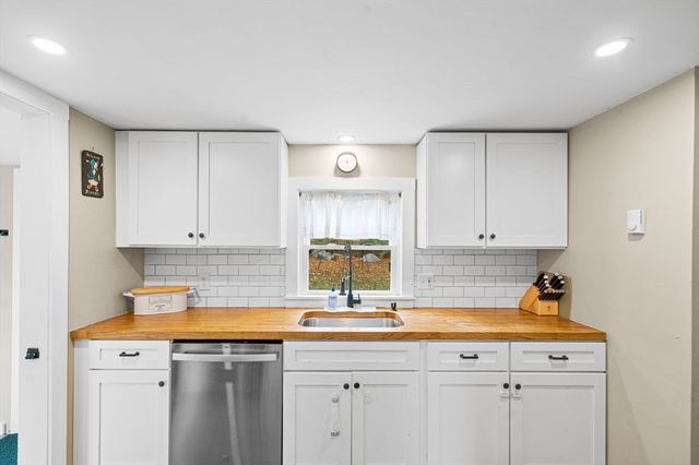 1210 Washington St, Abington, MA 02351