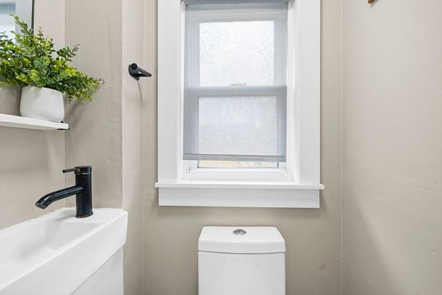 1210 Washington St, Abington, MA 02351