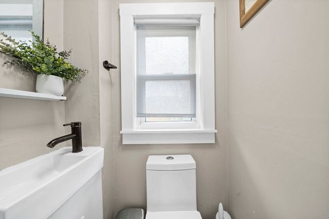 1210 Washington St, Abington, MA 02351