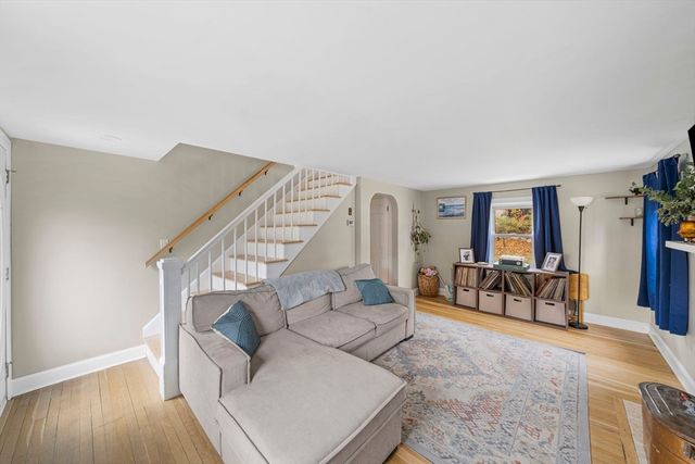 1210 Washington St, Abington, MA 02351