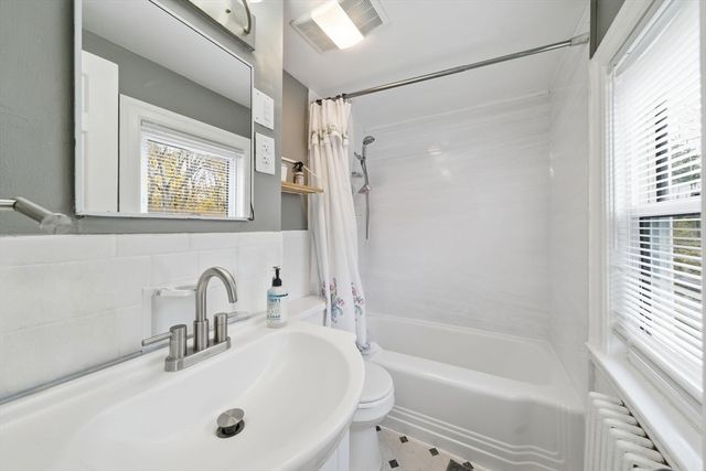 1210 Washington St, Abington, MA 02351