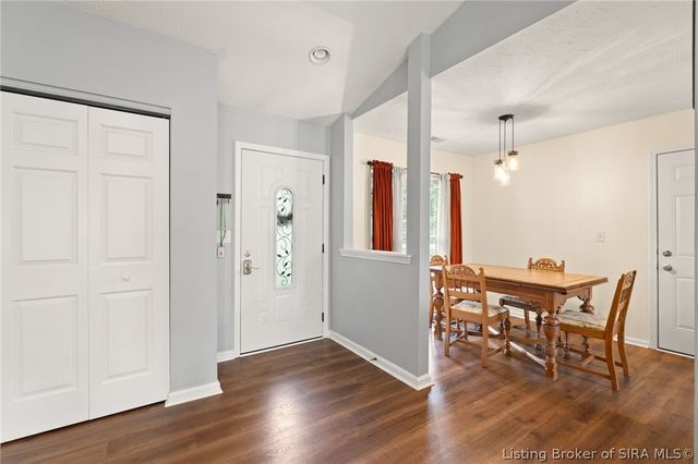 1105 High Meadow Road, Jeffersonville, IN 47130