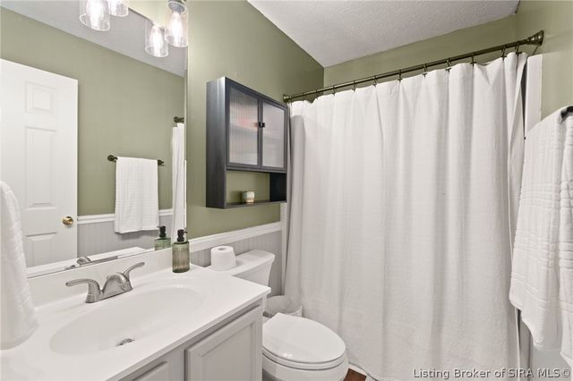1105 High Meadow Road, Jeffersonville, IN 47130