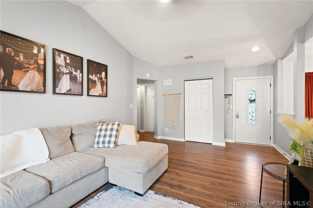 1105 High Meadow Road, Jeffersonville, IN 47130