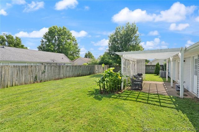 1105 High Meadow Road, Jeffersonville, IN 47130