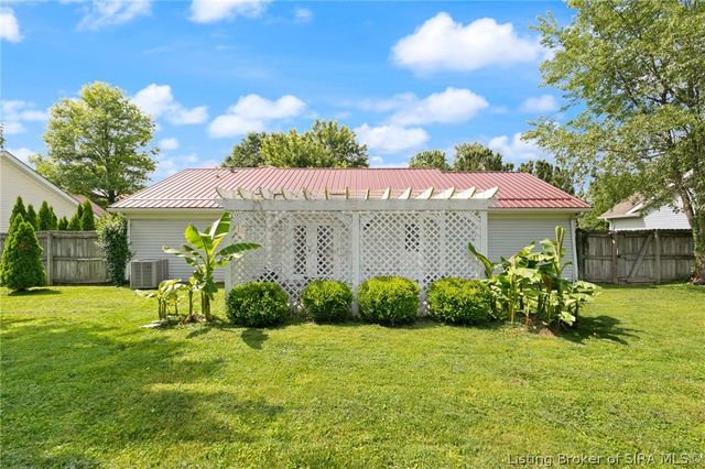 1105 High Meadow Road, Jeffersonville, IN 47130