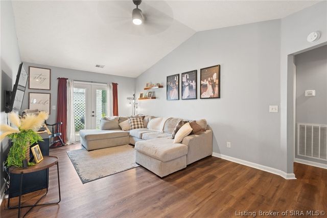 1105 High Meadow Road, Jeffersonville, IN 47130