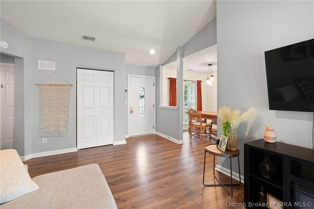 1105 High Meadow Road, Jeffersonville, IN 47130