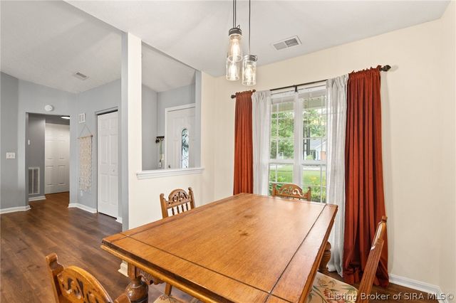 1105 High Meadow Road, Jeffersonville, IN 47130