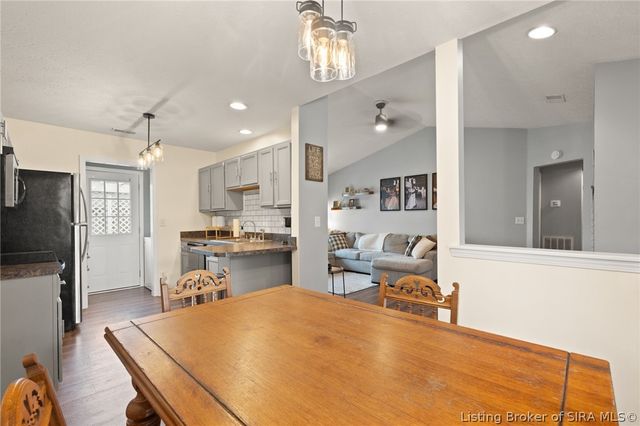 1105 High Meadow Road, Jeffersonville, IN 47130