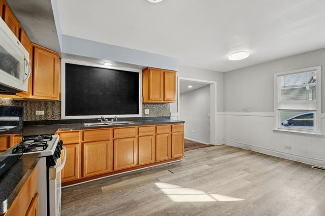 711 N Columbine Avenue, Lombard, IL 60148