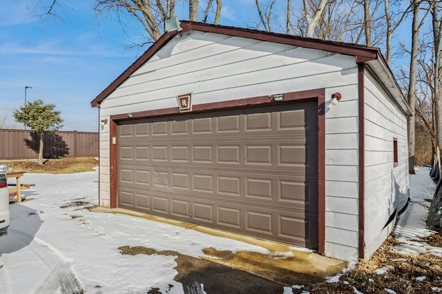 711 N Columbine Avenue, Lombard, IL 60148