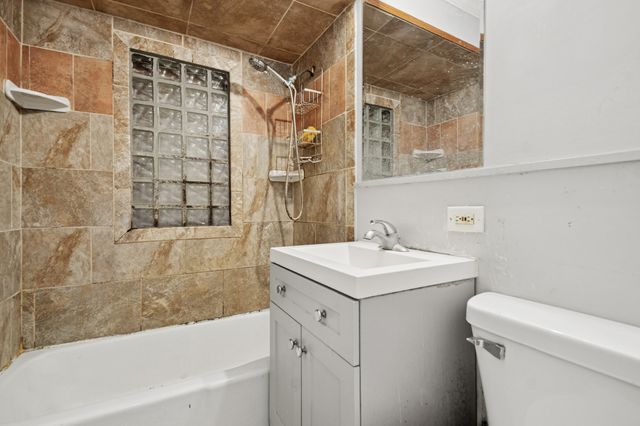 711 N Columbine Avenue, Lombard, IL 60148