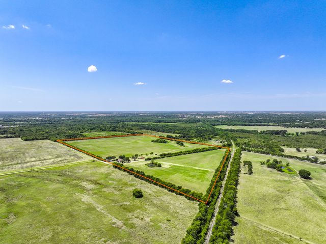 5726 County Road 4100, Greenville, TX 75401