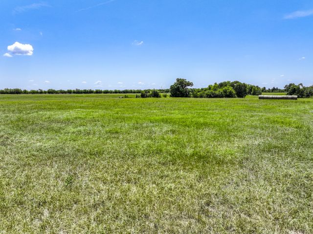 5726 County Road 4100, Greenville, TX 75401